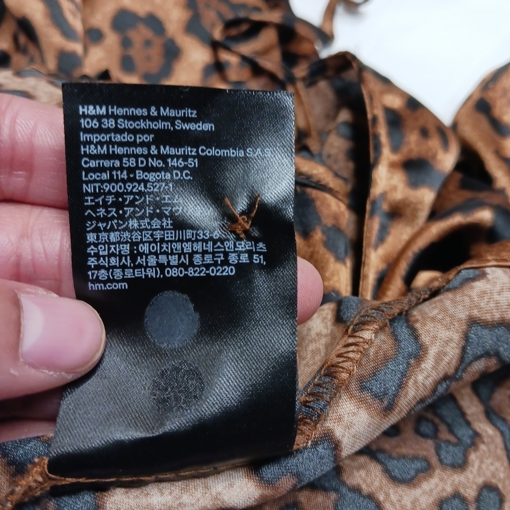 H&M Dark Leopard Print Long Sleeve Tie-Back Crop Top Women’s XS - Picture 6 of 10